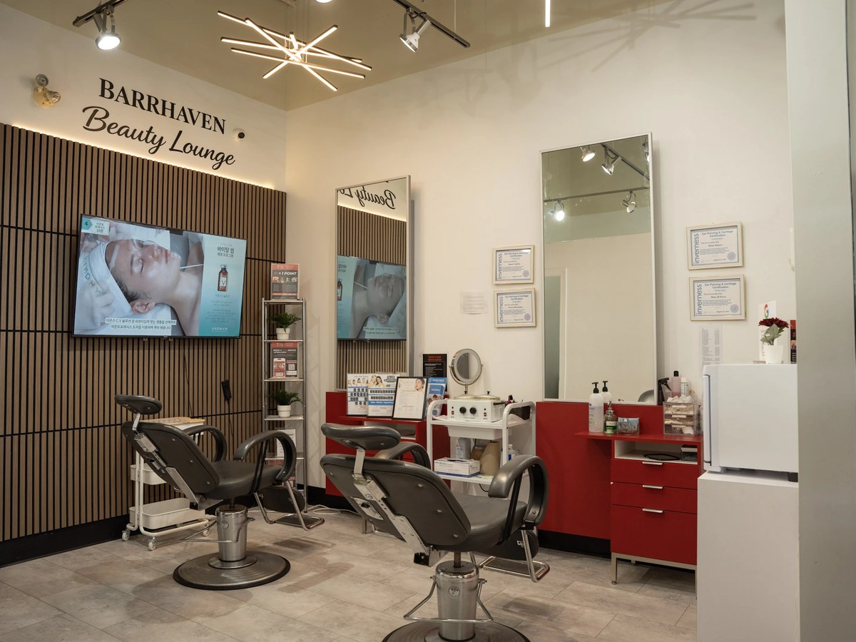 Barrhaven Beauty Lounge treatment area
